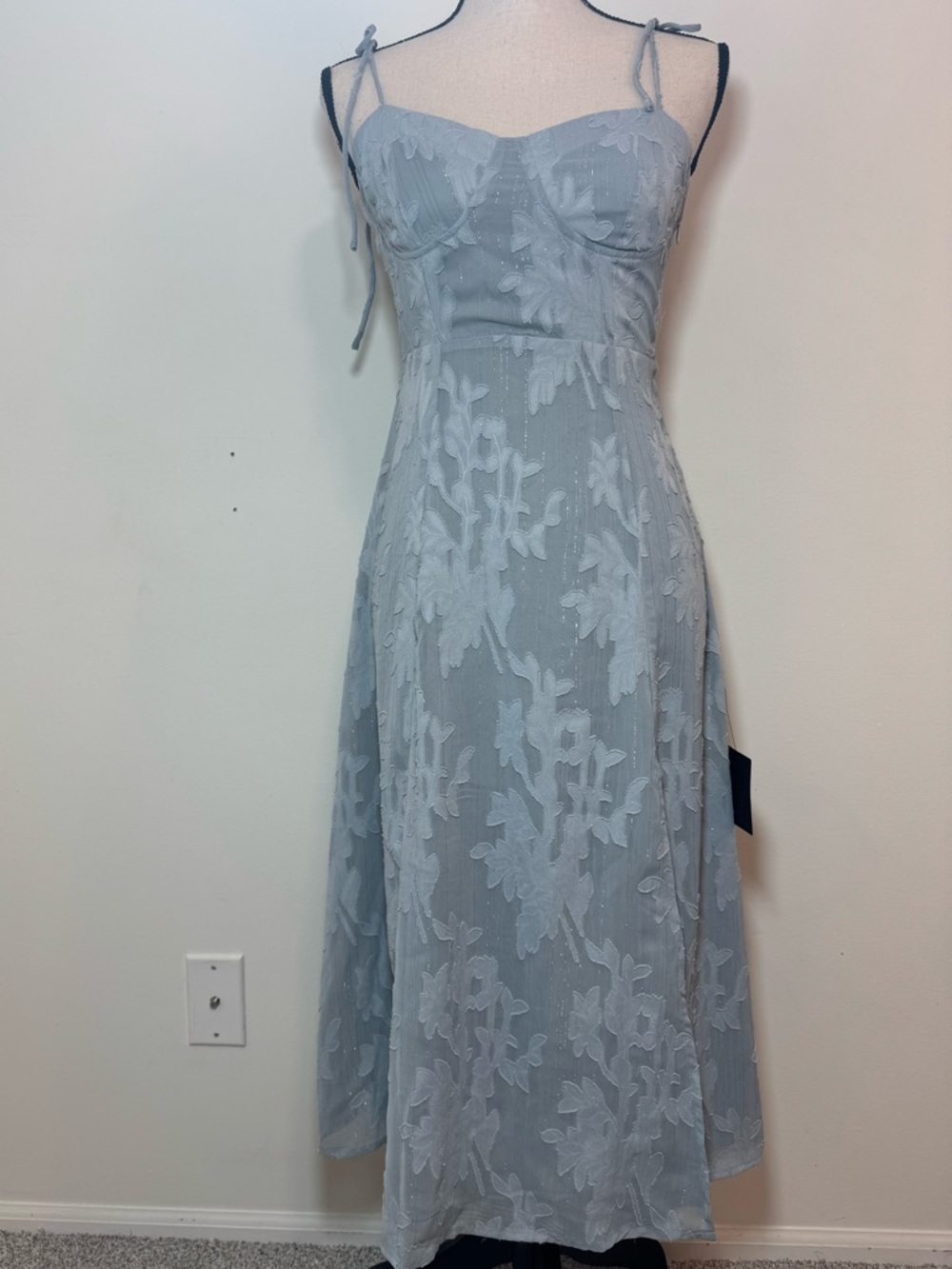 NWT  Lulus Blue Floral Jacquard Sweetheart Midi Dress XS Slit Tie Strap Smocked - Picture 2 of 15